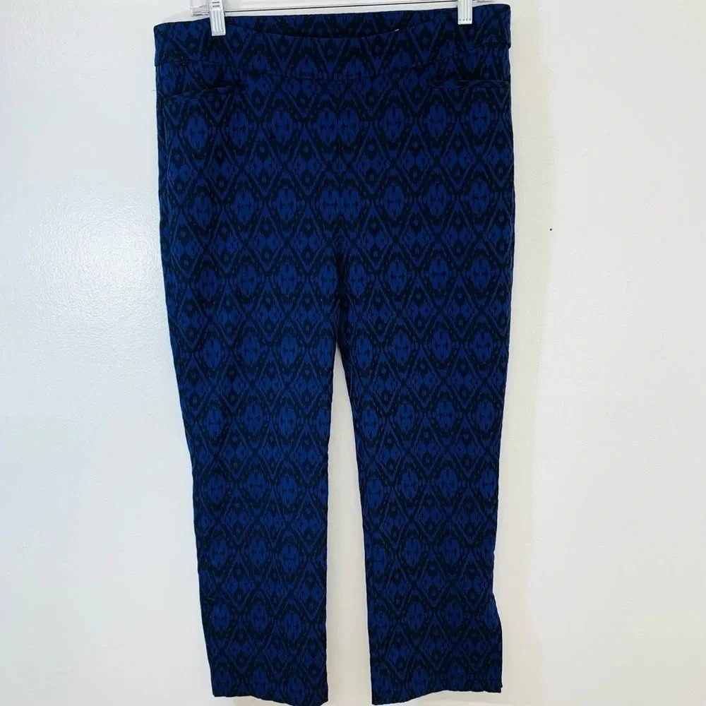 Chicos 2 Capri Pant Woman L/12 Pull On Elastic Waist Pockets Blue Print Stretch